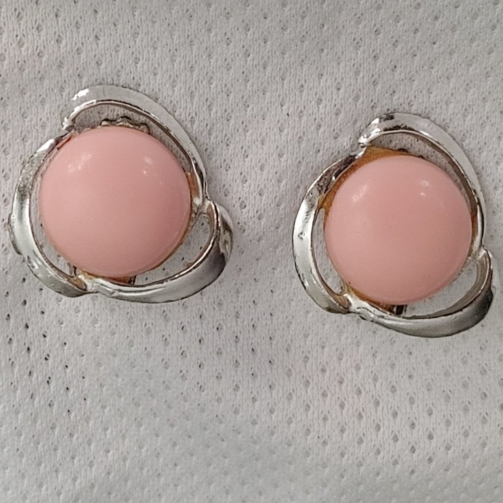 Vintage Costume Jewelry Plastic Pink Stone Clip On Earrings